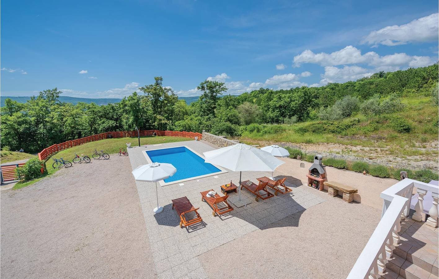 Foto 6 von 53: Sonnige 2-Zimmer-Wohnung mit Pool, WLAN und Terrasse
