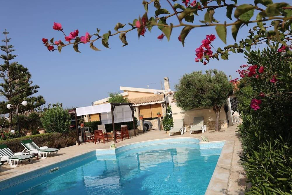 Foto 11 von 30: Villa mit Pool direkt am Meer, für diejenigen, die Ruhe und Privatsphäre lieben