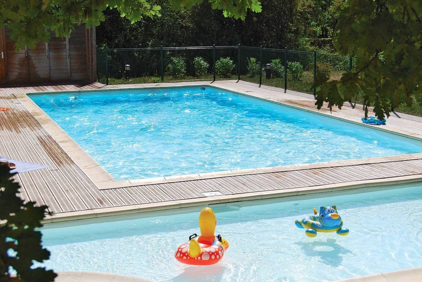 Foto 5 von 15: Chalet für 4 Personen mit Pool