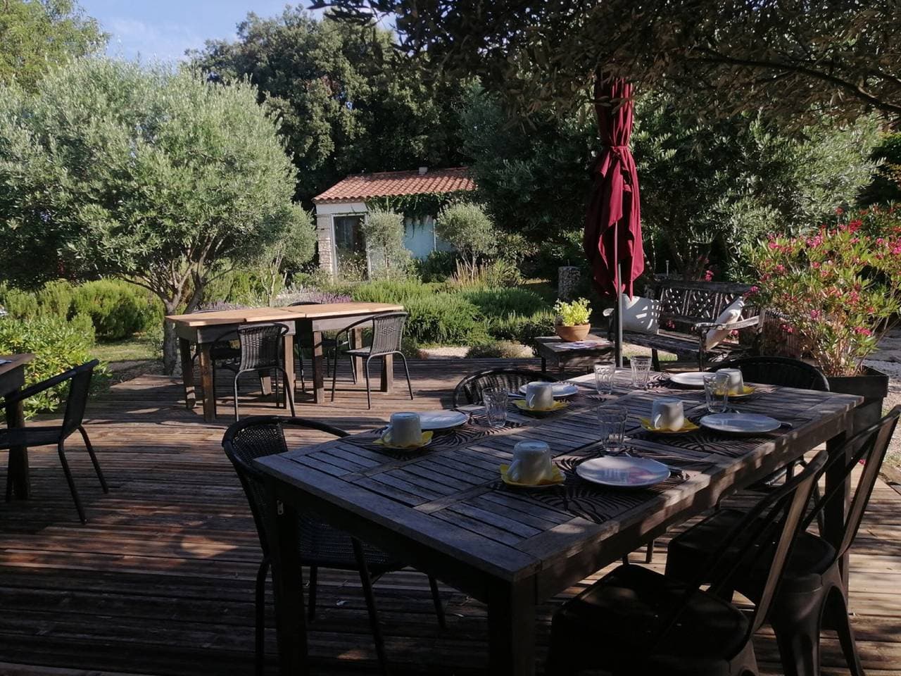 Foto 13 von 19: Gästezimmer „Toucan“ mit privater Terrasse, WLAN und Klimaanlage