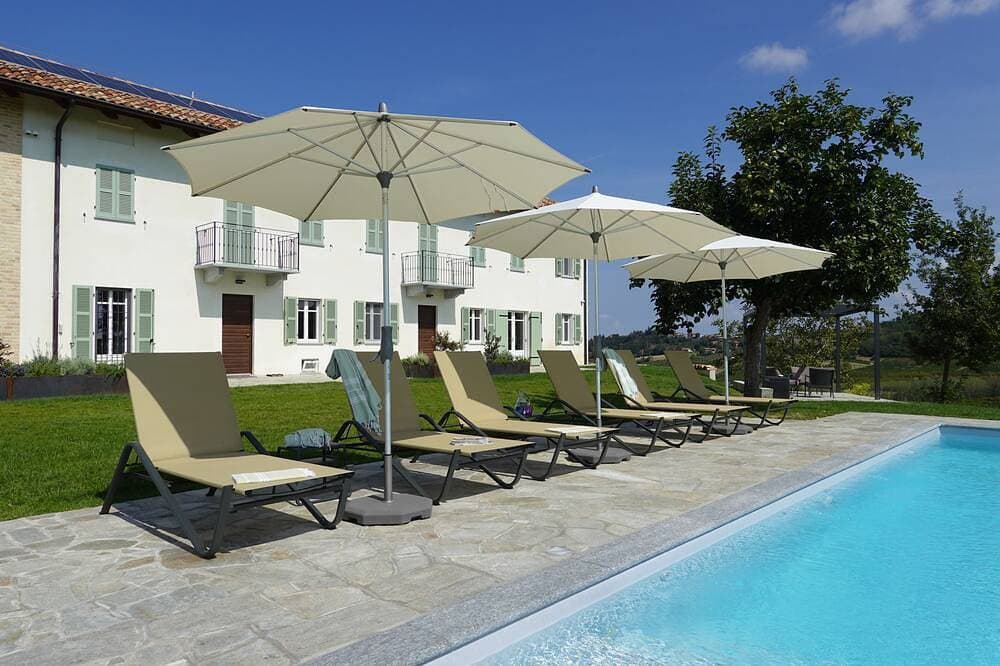 Foto 9 von 30: Spectacular villa with private pool and views on the vineyards and the alps
