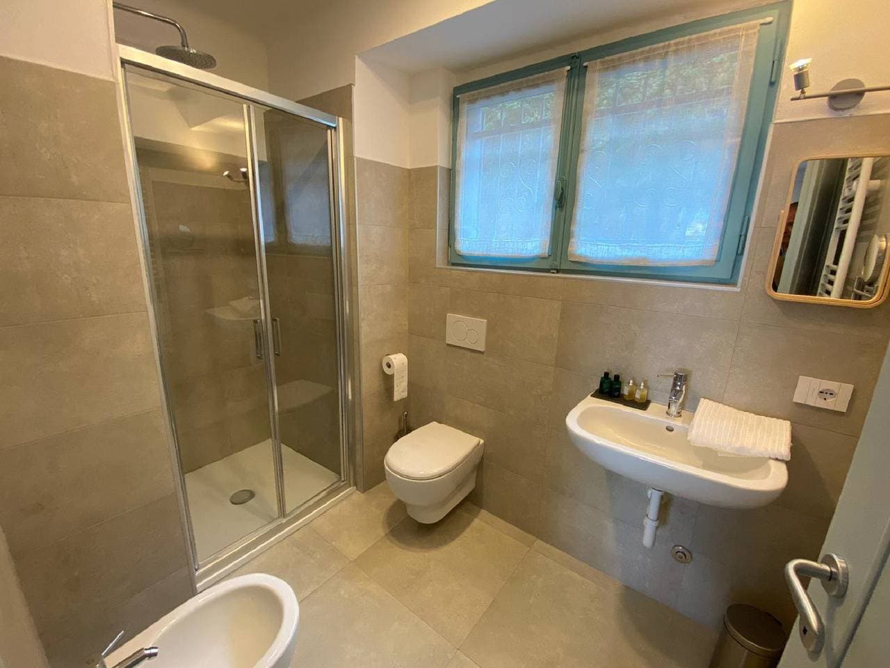 Foto 11 von 13: Stone apartment with lake view in Baveno