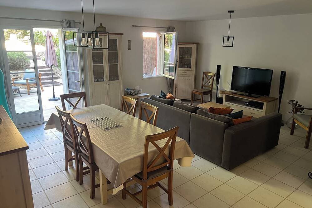 Foto 12 von 24: Nettes Haus mit Pool in malerischen Dorf des Massif des Maures