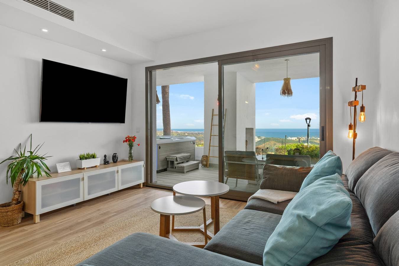 Foto 4 von 21: Privates Jacuzzi-Apartment für romantische Auszeiten in Riviera del Sol, Mijas