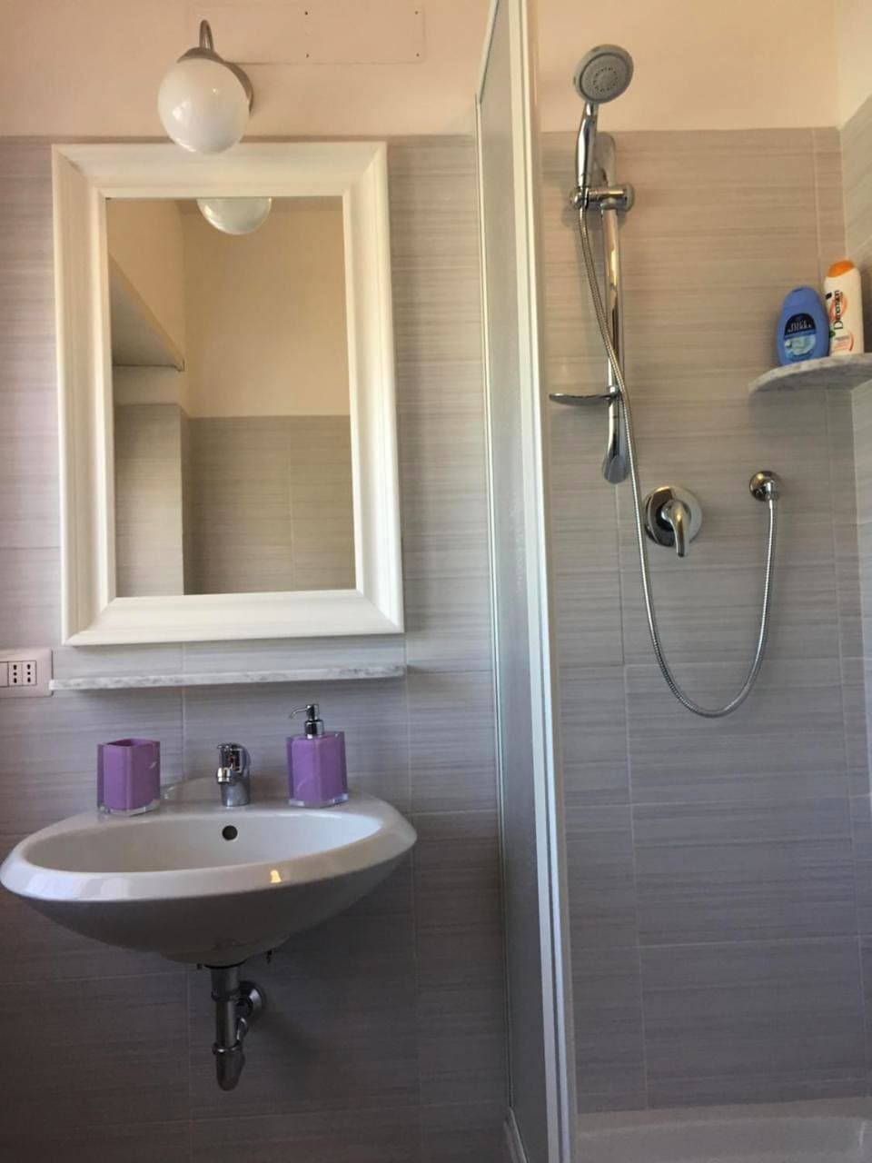 Foto 2 von 10: Double Room with Private Bathroom