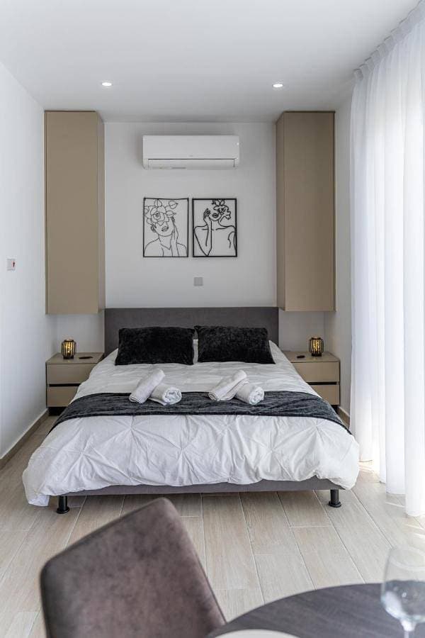 Skyline Luxury Studio, Ermou Larnaca By Finikoudes 1