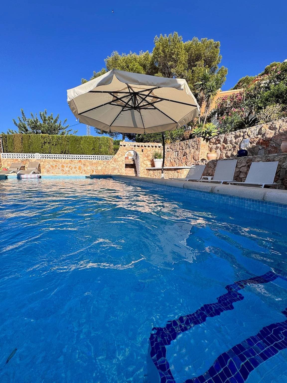 Foto 4 von 41: Villa 800 m vom Strand in Benissa/Calpe mit Meerblick, WLAN und Klimaanlage