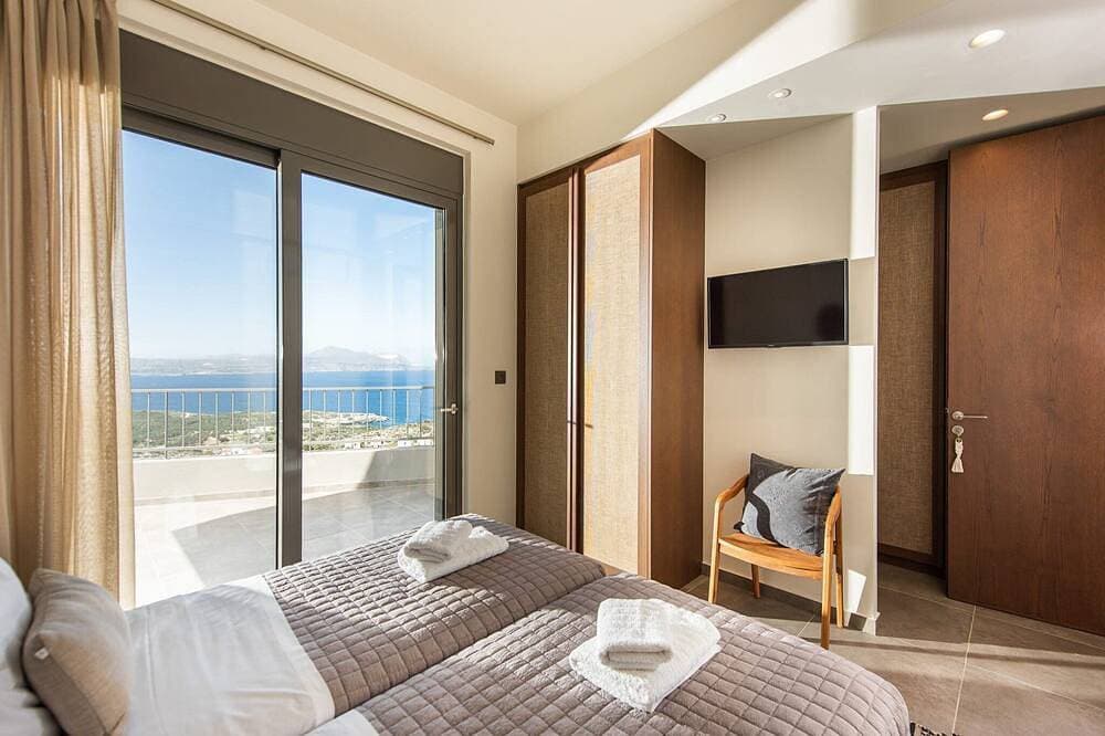 Foto 5 von 23: Villa Aurivis, Divine Sea Views, Private Infinity Pool, Furnished Terrace,.
