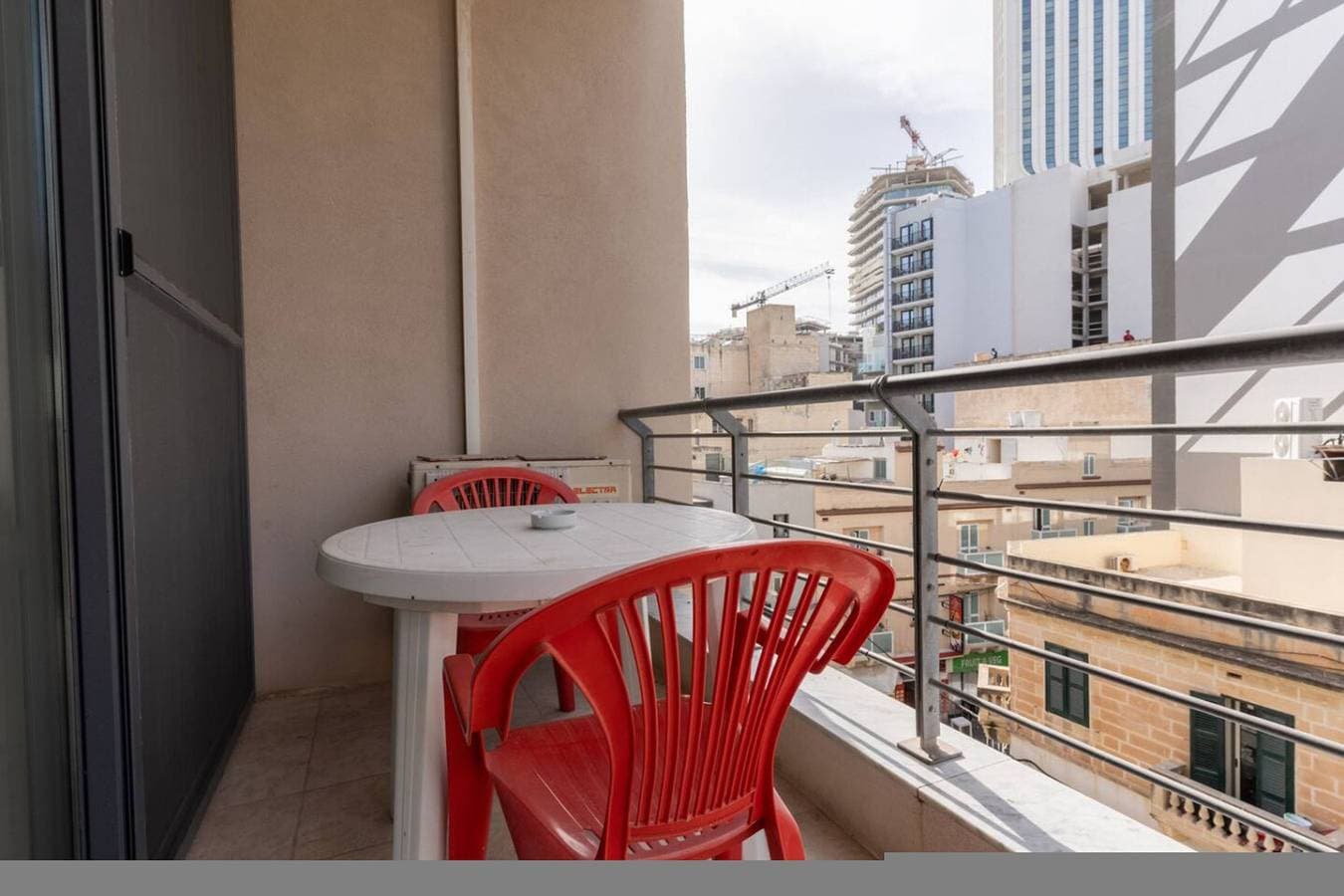 Foto 13 von 33: The King at Roulette | Modern Apartment, Paceville