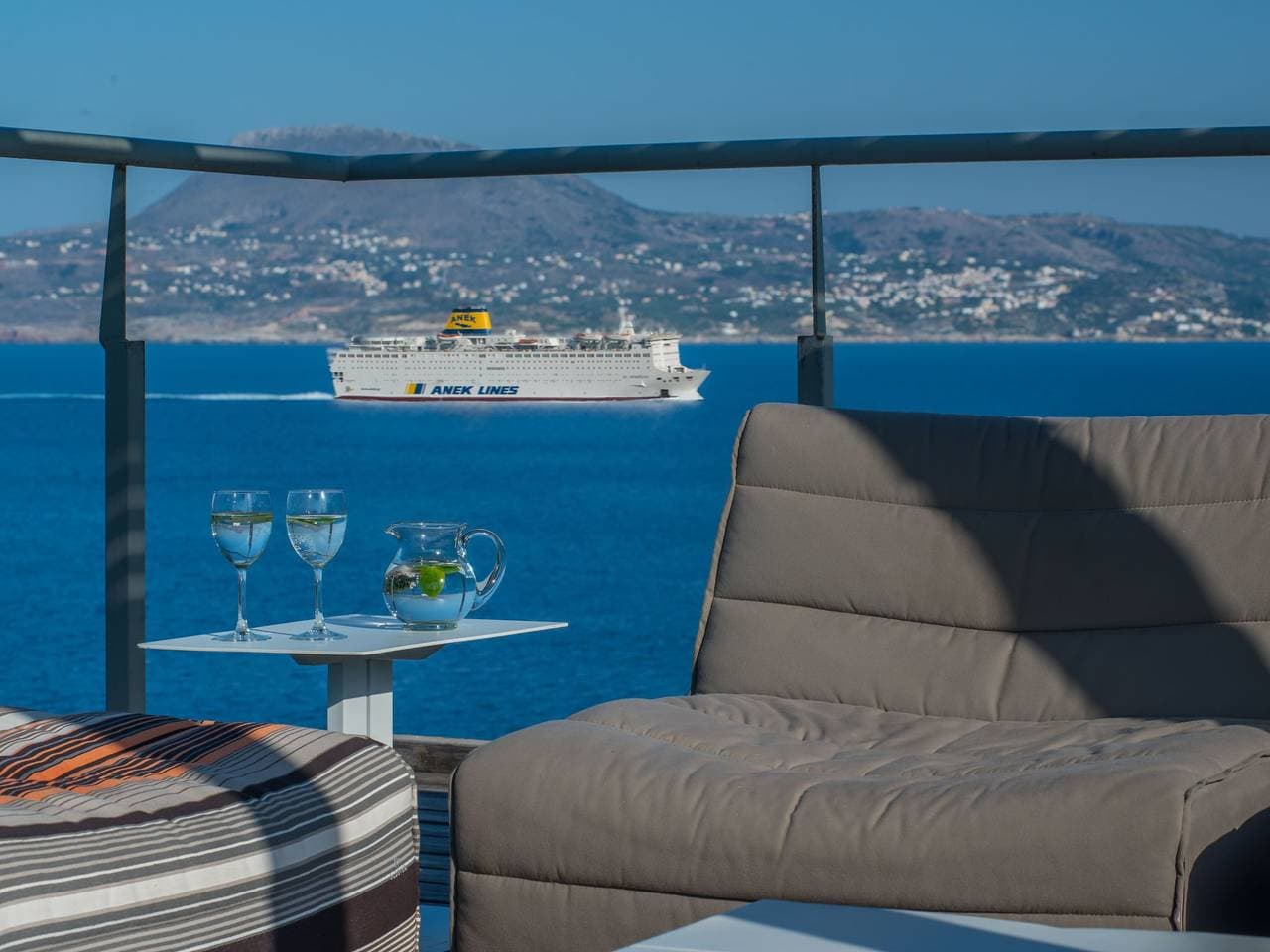 Foto 4 von 27: Anwesen "Olea Prime" mit Infinity-Pool