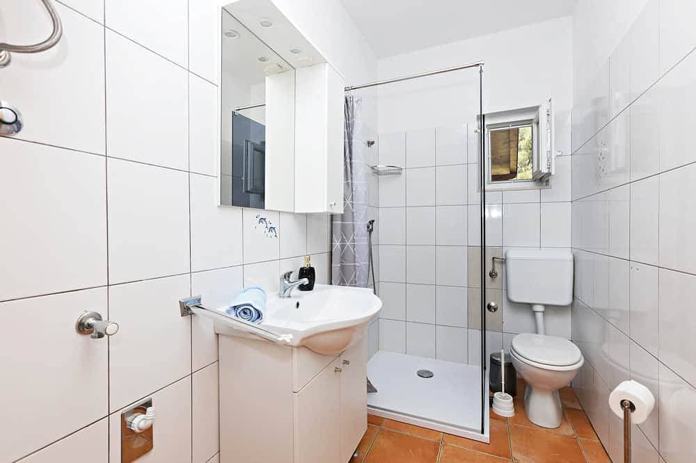 Foto 3 von 16: 1-Zimmer-Ferienwohnung mit Balkon und Meerblick Grebastica, Sibenik