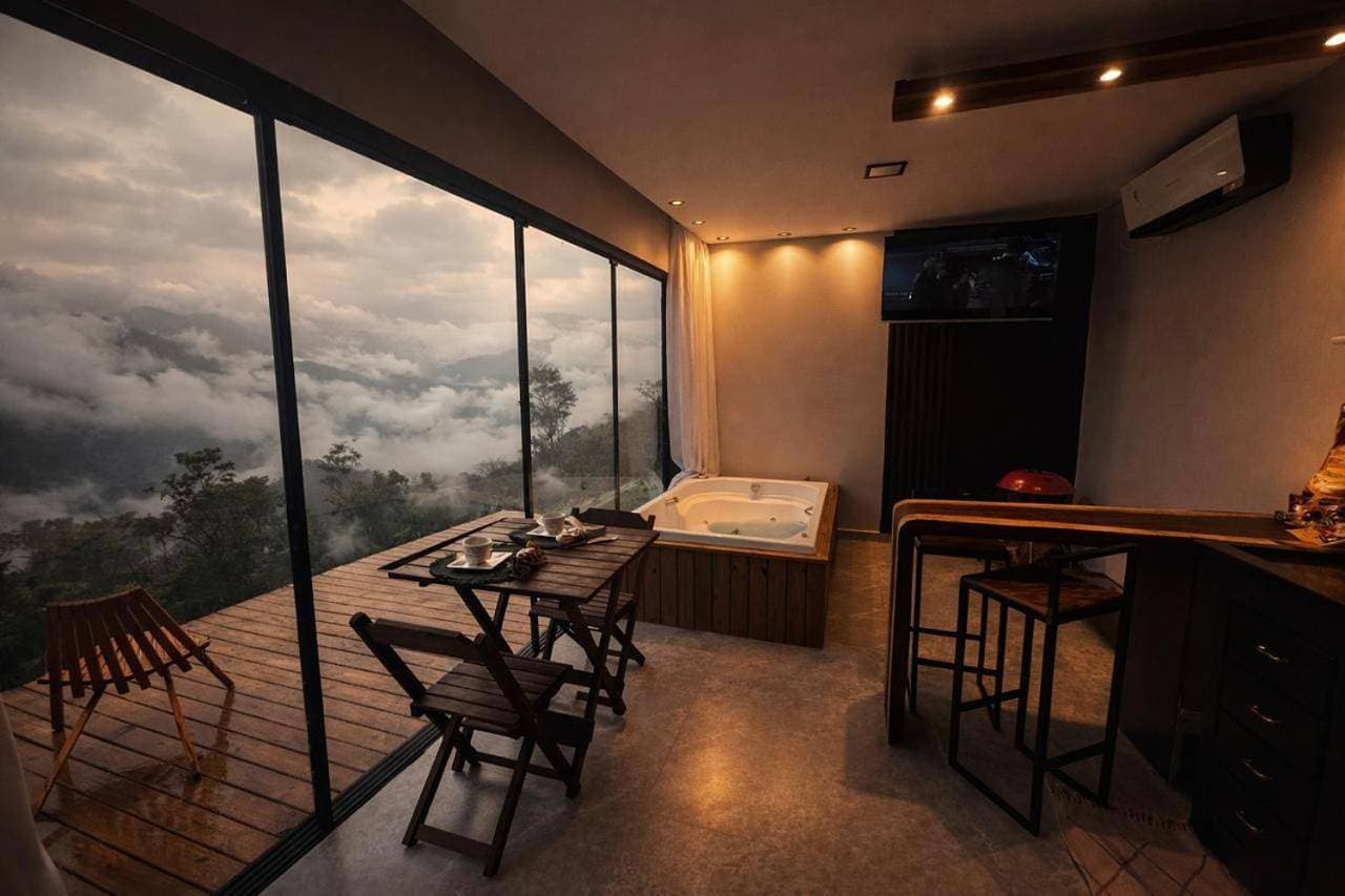 Foto 12 von 42: Suite with Mountain View