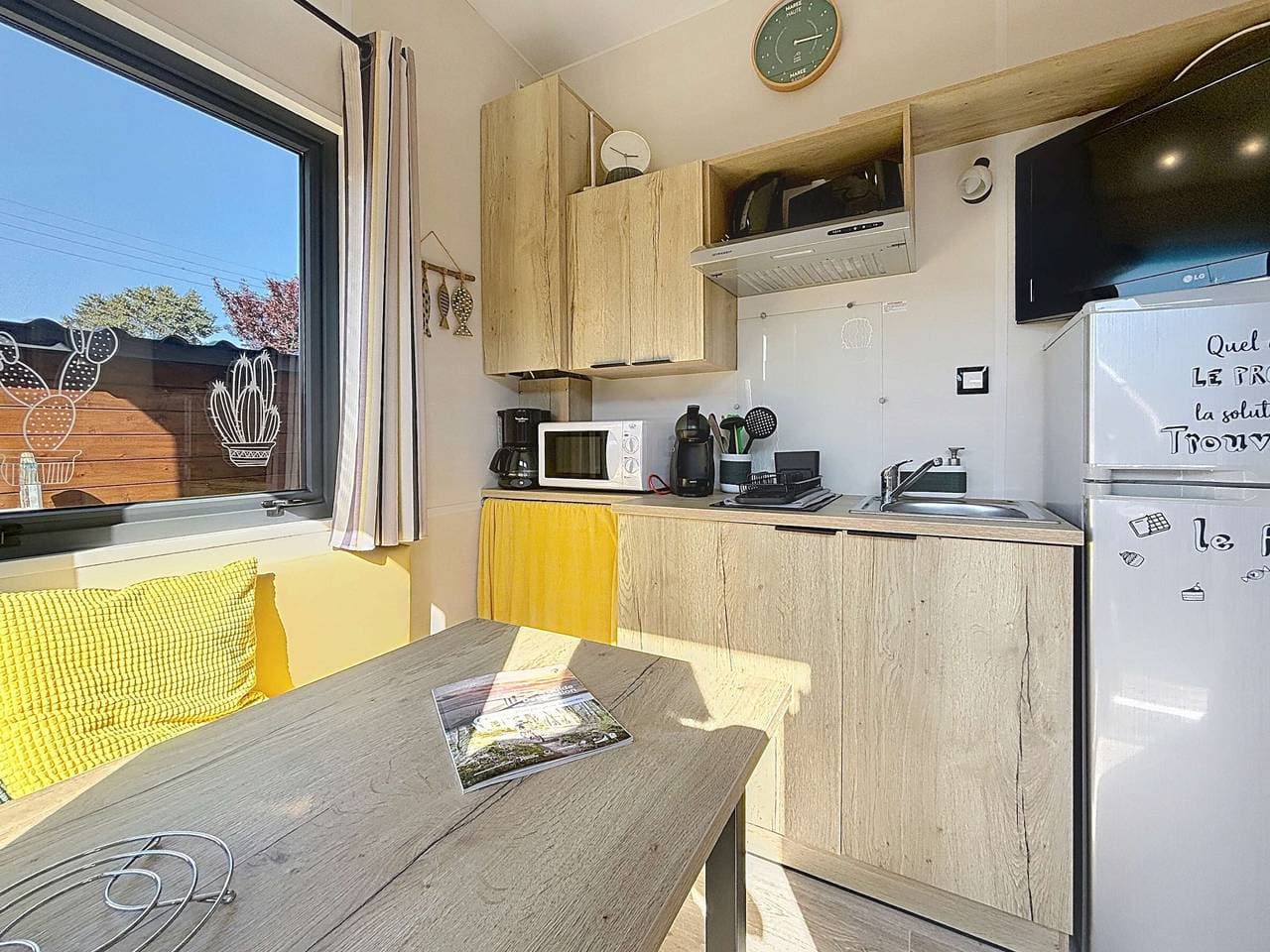 Foto 4 von 15: Gemütliche Tiny House: Strandnah, beheizter Pool, Fitness & Spielplatz