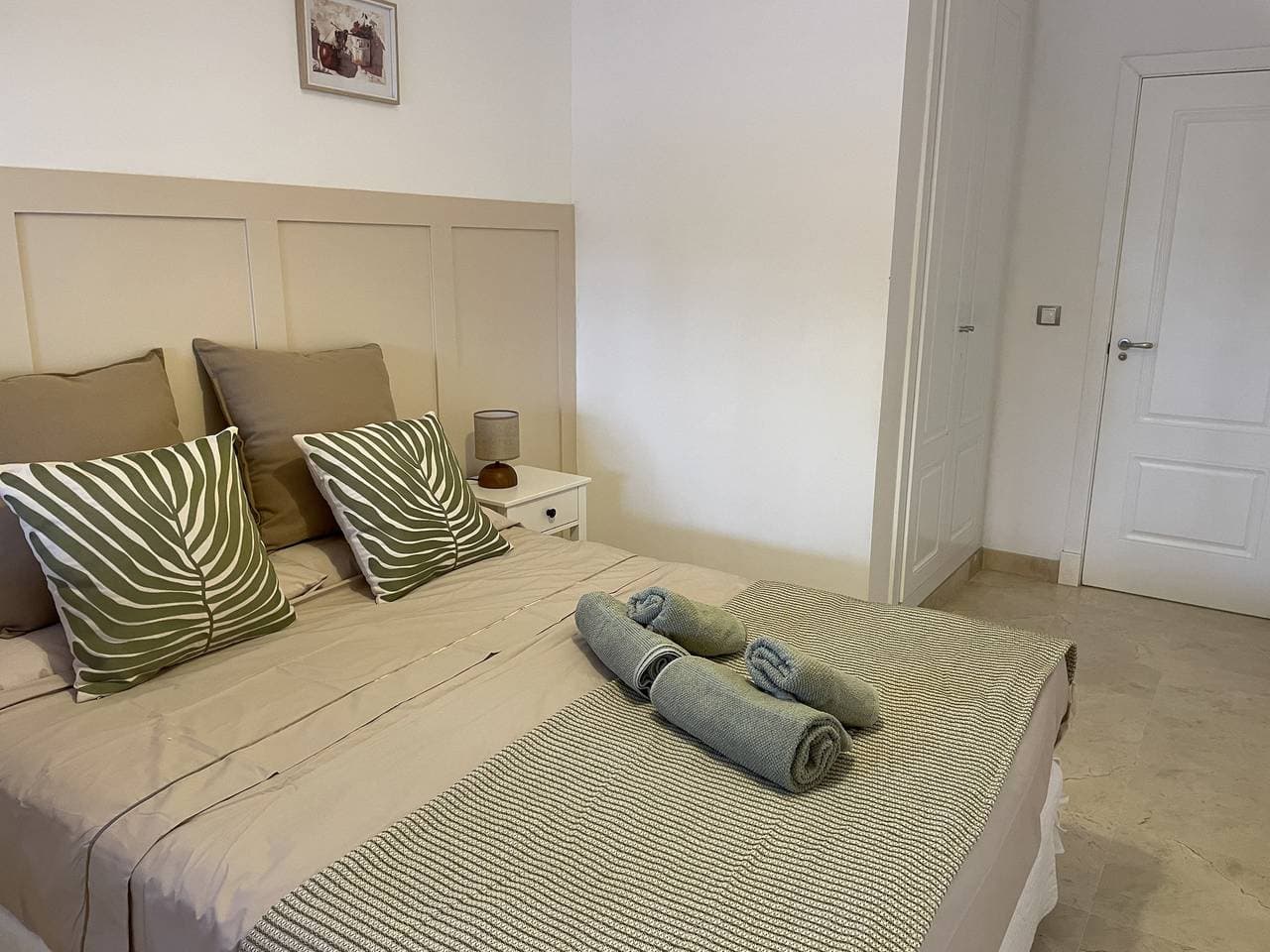 Foto 9 von 31: Beachfront 3 Bed Apt San Luis De Sabinillas