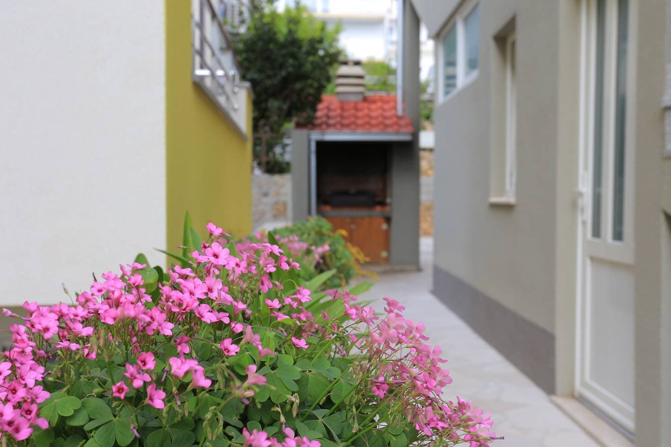 Foto 6 von 24: 1-Zimmer-Ferienwohnung mit Terrasse und Meerblick Nemira, Omis A-17039-a