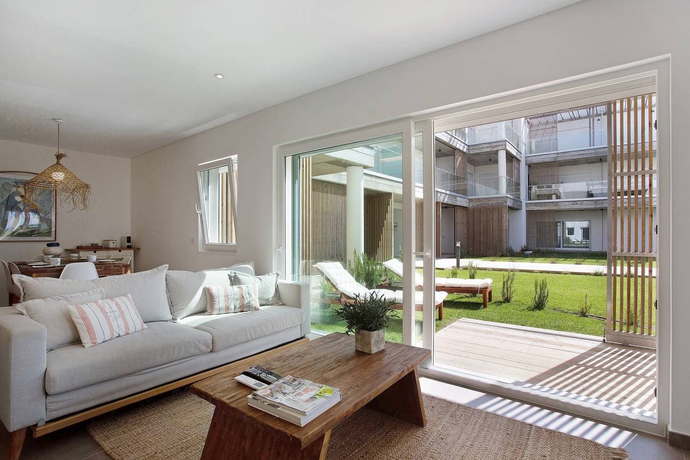 Foto 4 von 38: Ferienwohnung "Luxury Boho Style Nazaré" mit Meerblick, Gemeinschaftspool und WLAN