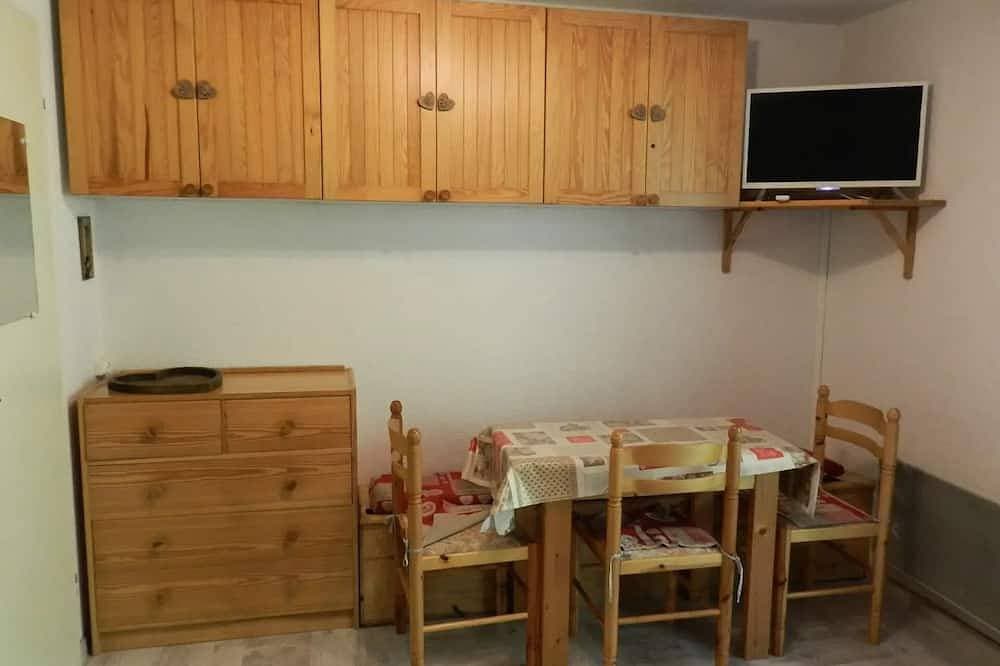 2 Rooms for 5 People 1