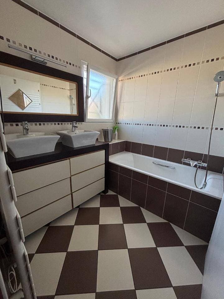Foto 6 von 7: Double Room with Shared Bathroom