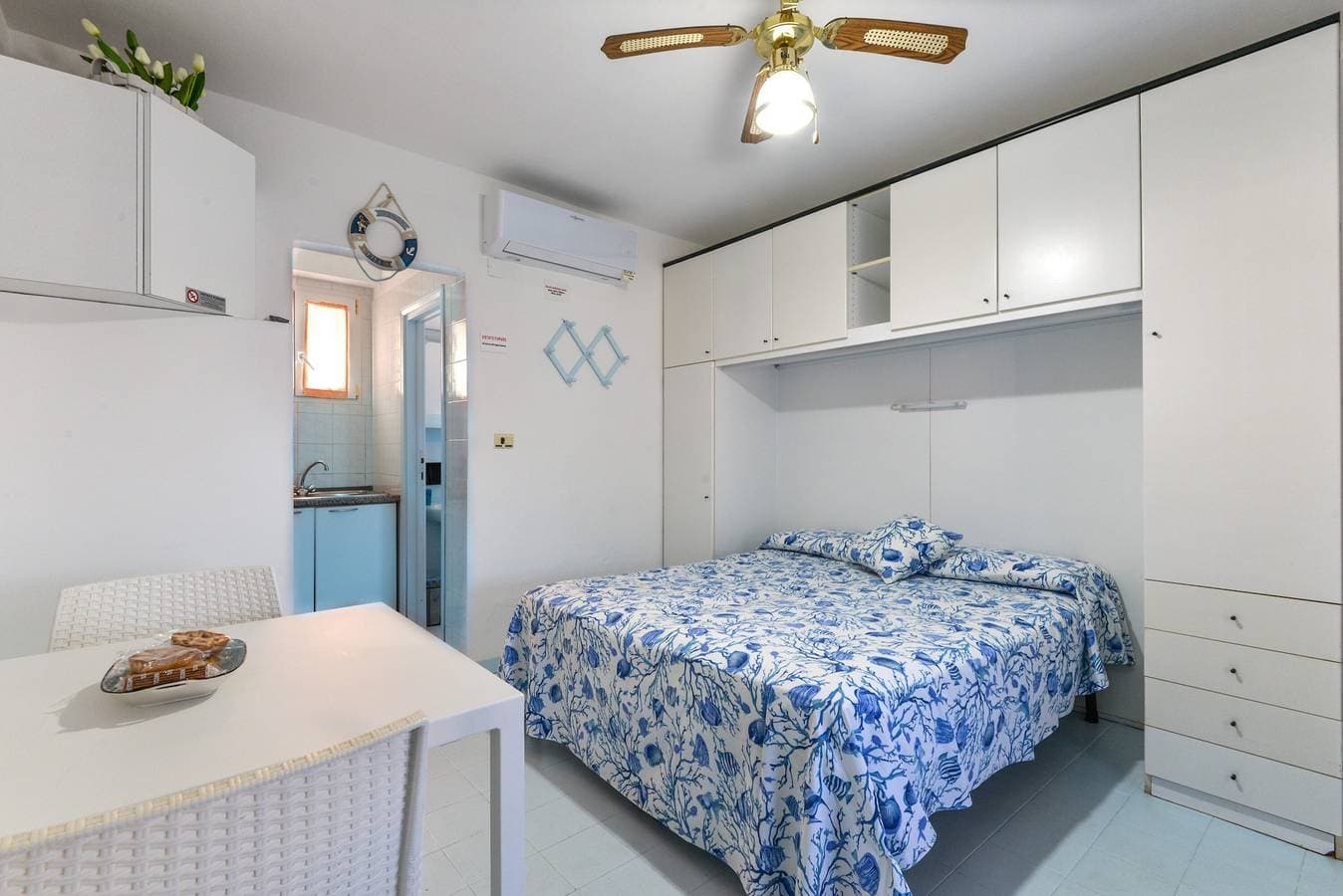 Foto 6 von 25: Ferienwohnung 'Villa Oda - Monolocale Sul Mare' mit Meerblick, WLAN und Klimaanlage
