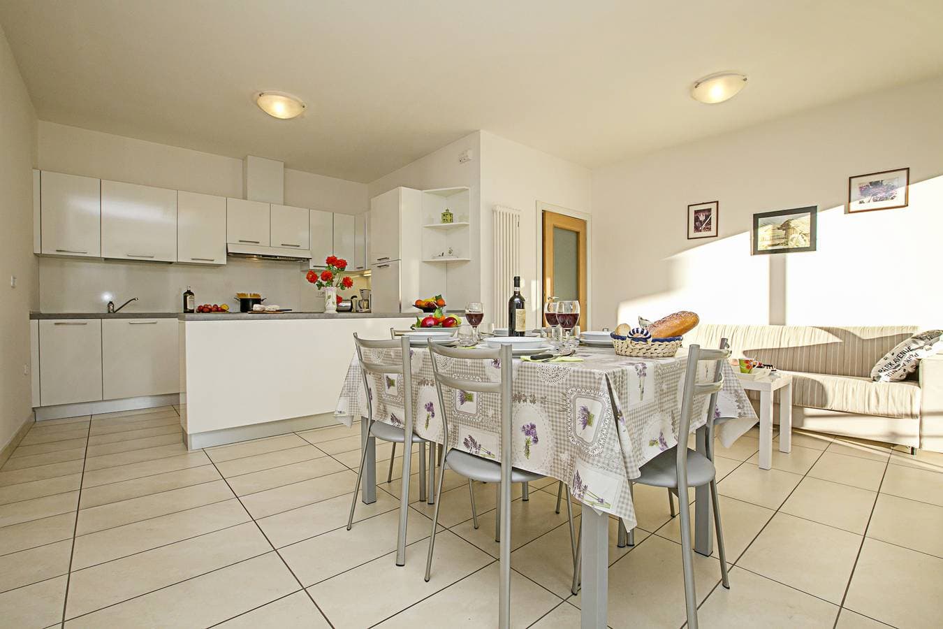 Foto 4 von 18: Torbole Relax, Pool & Balcony Apartment