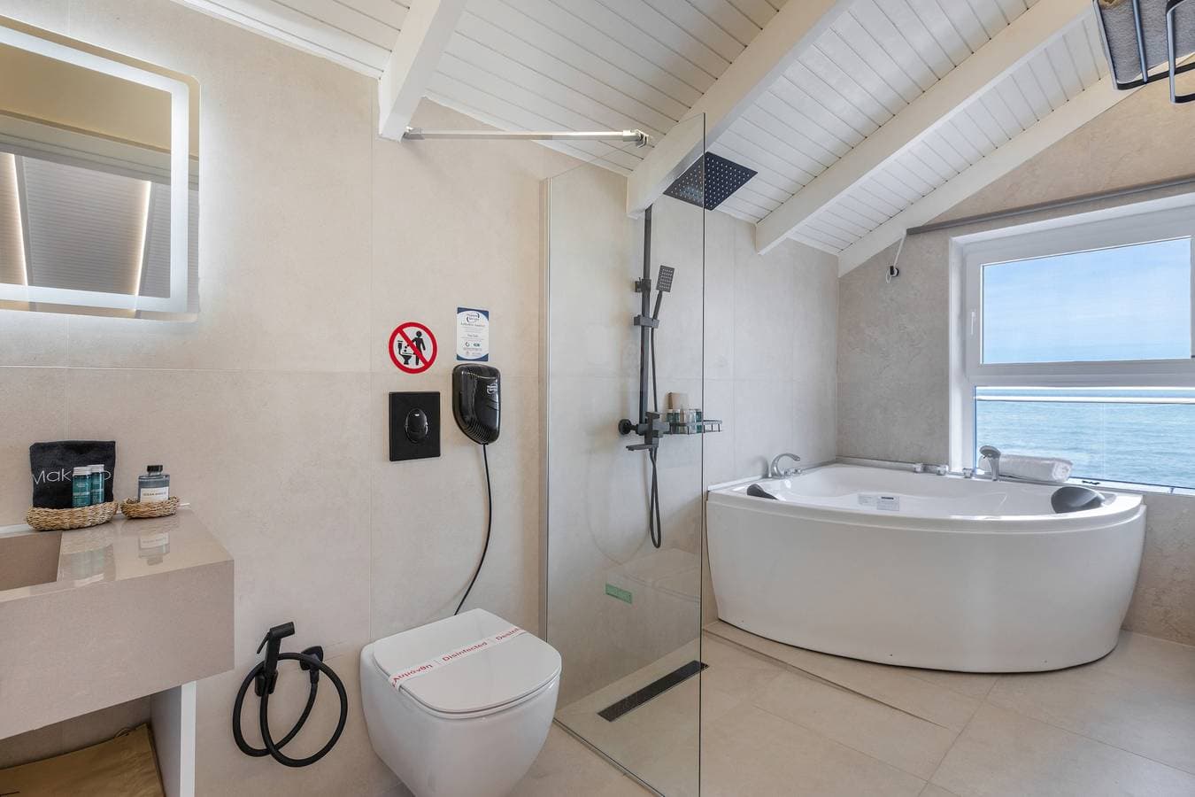 Foto 11 von 38: Mario Luxury Sea Front Penthouse mit Whirlpool – Casa di Mario, Kalyves, Kreta