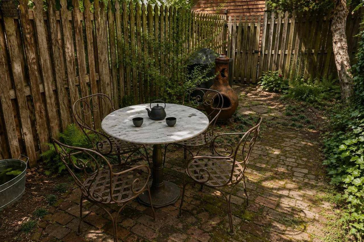 Amazing Location - Close to Union Station 1