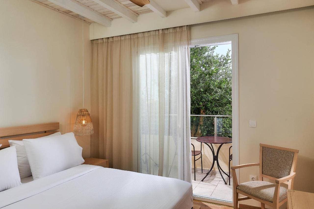 Foto 7 von 9: Double Room with Island View