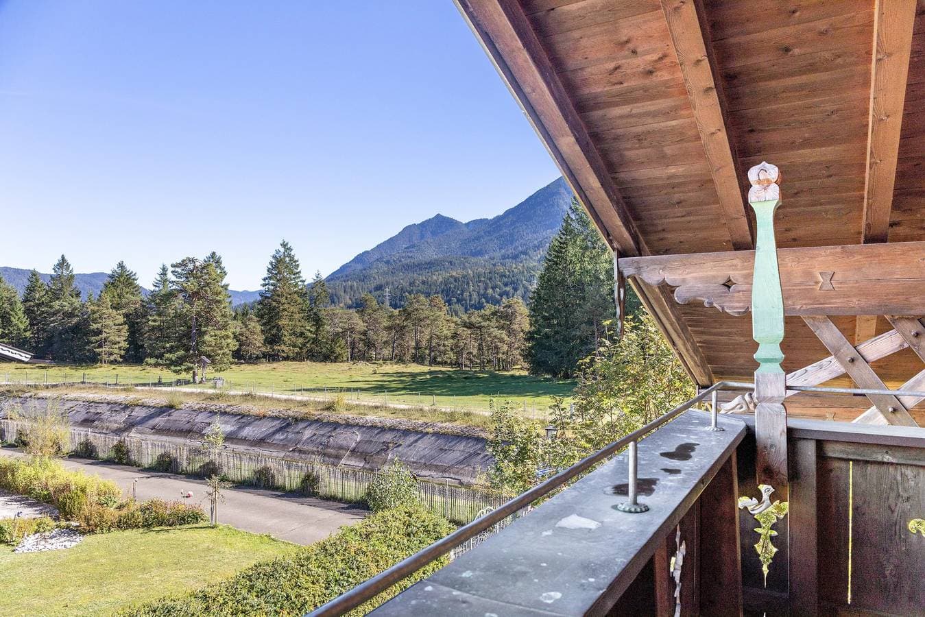 Foto 6 von 25: Apartment 'Herzogstand' mit Bergblick, Balkon und WLAN