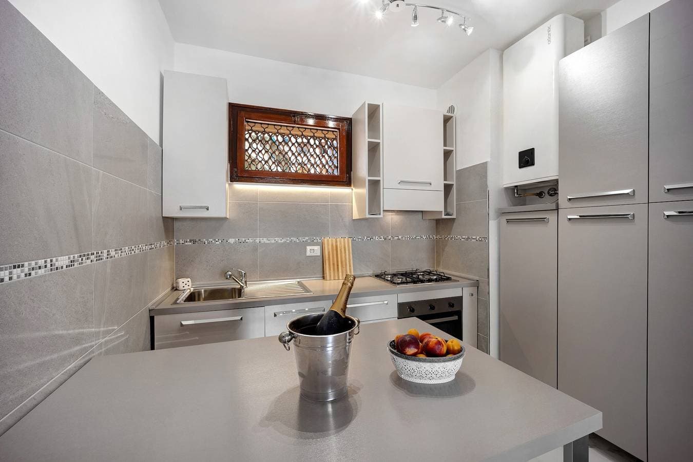 Foto 5 von 23: Ferienwohnung Casa Grigio Perla mit Balkon