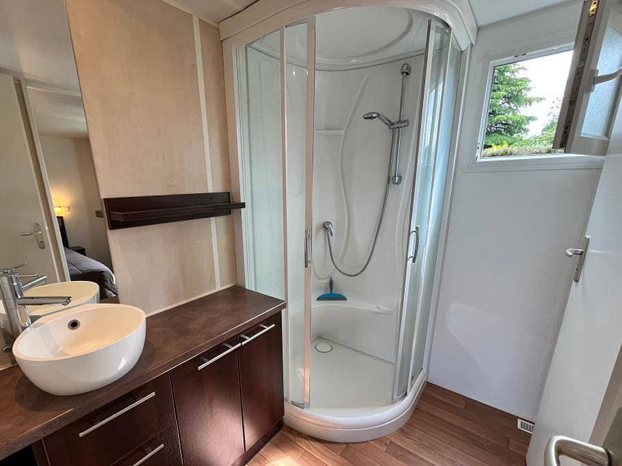 Foto 7 von 48: Camping Sunelia l'Etang de Sologne - Mobilheim 4 personen - Komfort 2 Zimmer