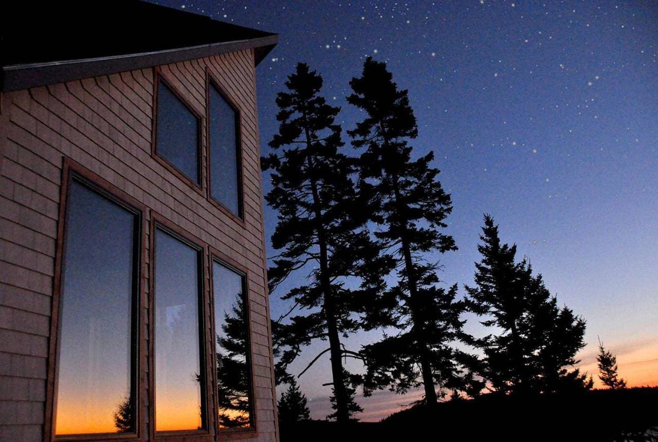 Clifftop Luxury Glamping Rental with Views in a Historic Seaport Town of Maine 1