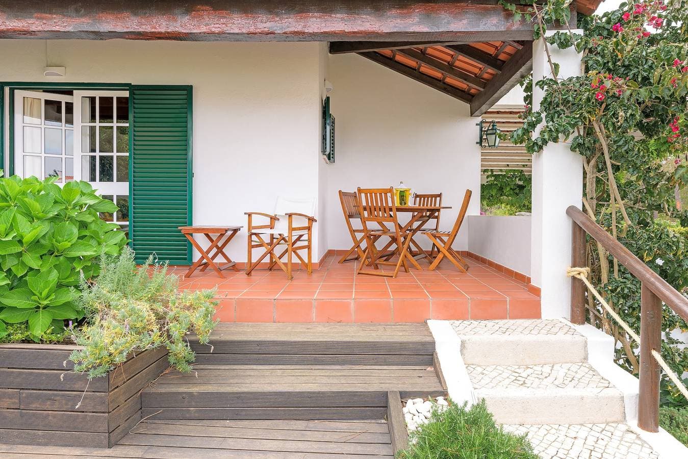 Foto 5 von 29: Villa 'Your Beachfront Escape Awaits' mit privater Terrasse, privatem Garten und WLAN