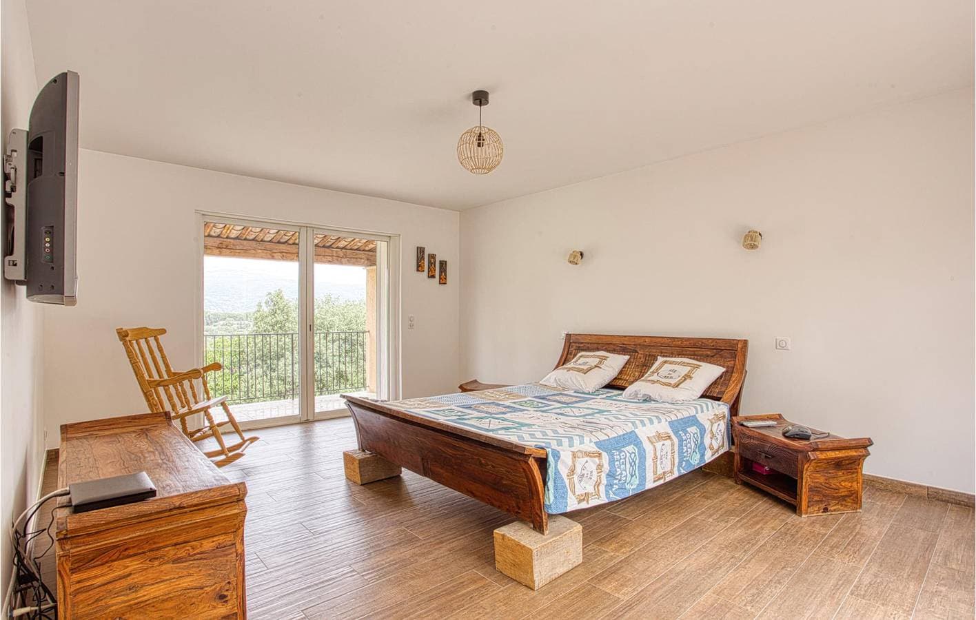 Foto 6 von 26: Gelassenes Apartment am Fluss mit Pool