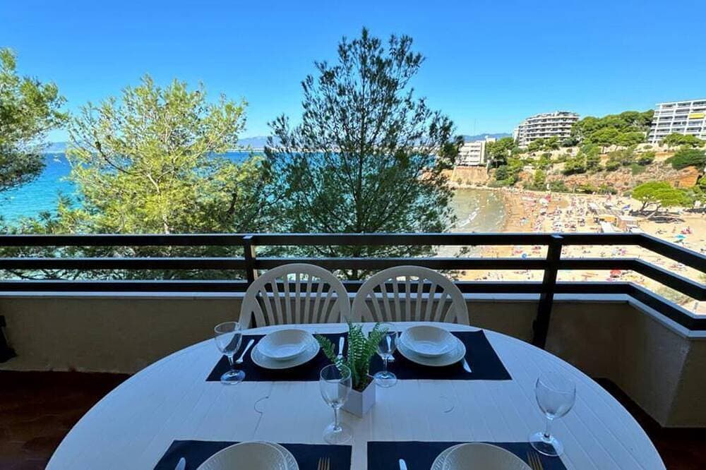 Geräumige Wohnung Salou - 6 Pers, Klimaanlage, WLAN, Terrasse 1