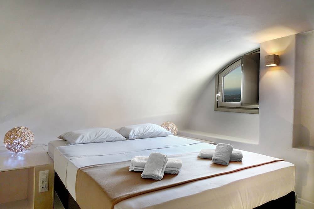 Foto 3 von 23: Cycladic House in Finikia Oia with jacuzzi