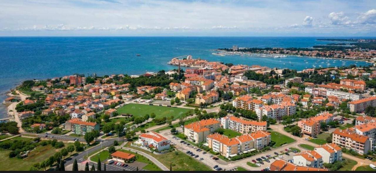 Foto 3 von 34: One-Bedroom Apartment with Balcony and City View