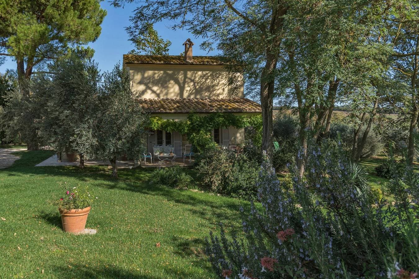 Foto 12 von 54: Villa für 13 Personen mit Garten