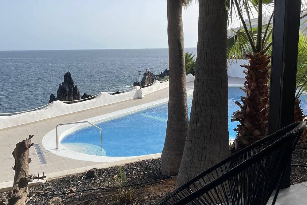 Ocean shore apartment 1