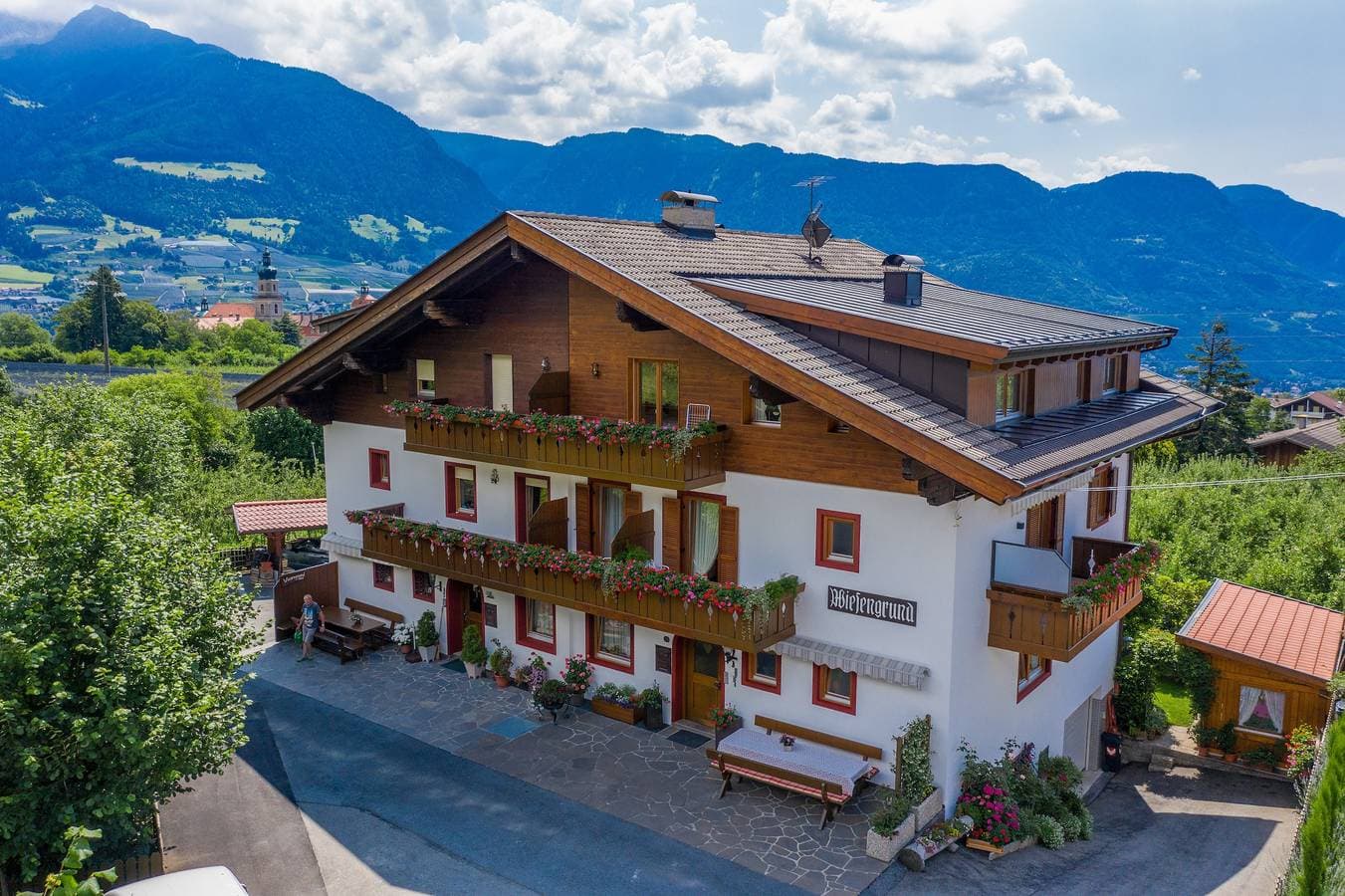 Foto 8 von 10: Apartment "Wohnung 2 Dachgeschoss" mit Bergblick, WLAN und Balkon