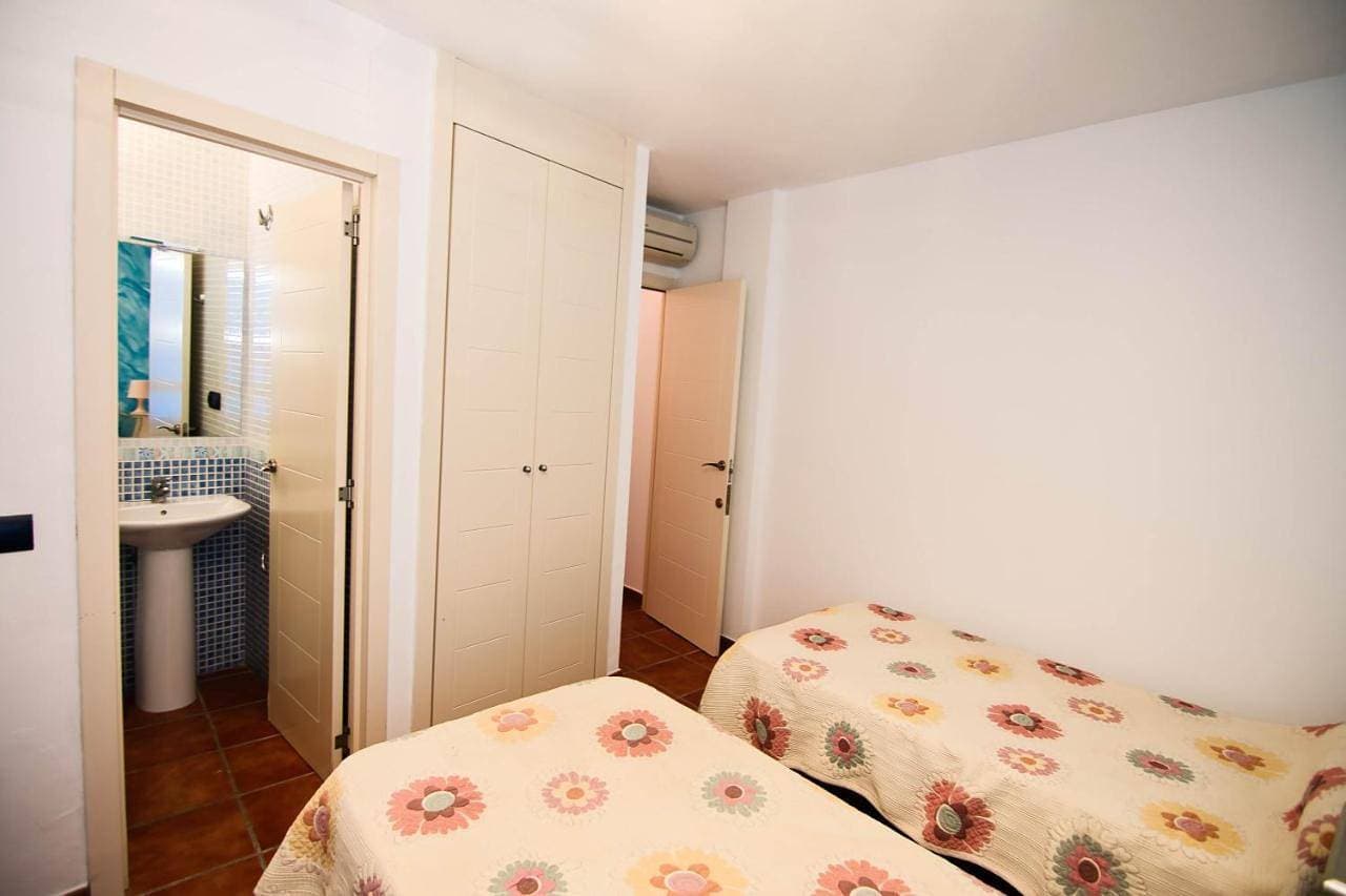 Foto 4 von 5: Twin Room
