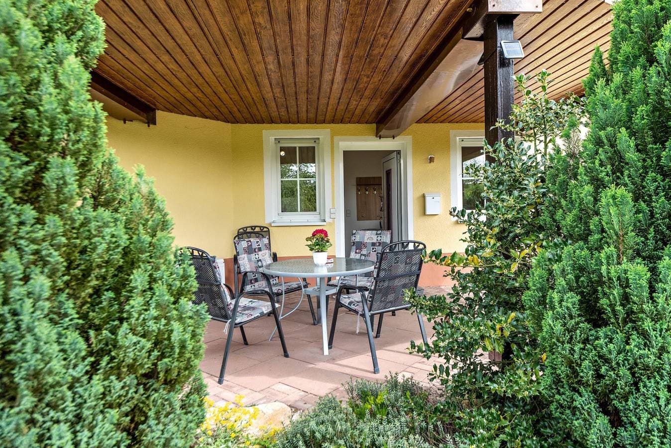 Foto 2 von 35: Ferienwohnung Alexandra mit Terrasse, Gemeinschaftsgarten und Wi-Fi