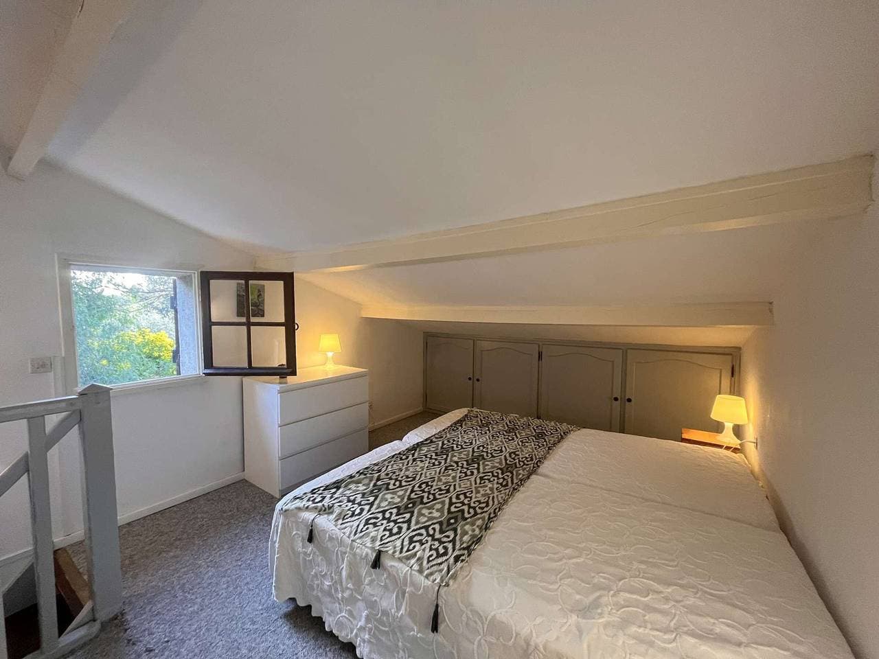 Foto 8 von 20: Gemütliches Studio mit Mezzanine, Garten & Parkplatz in ruhiger Wohngegend, 4 Pers.