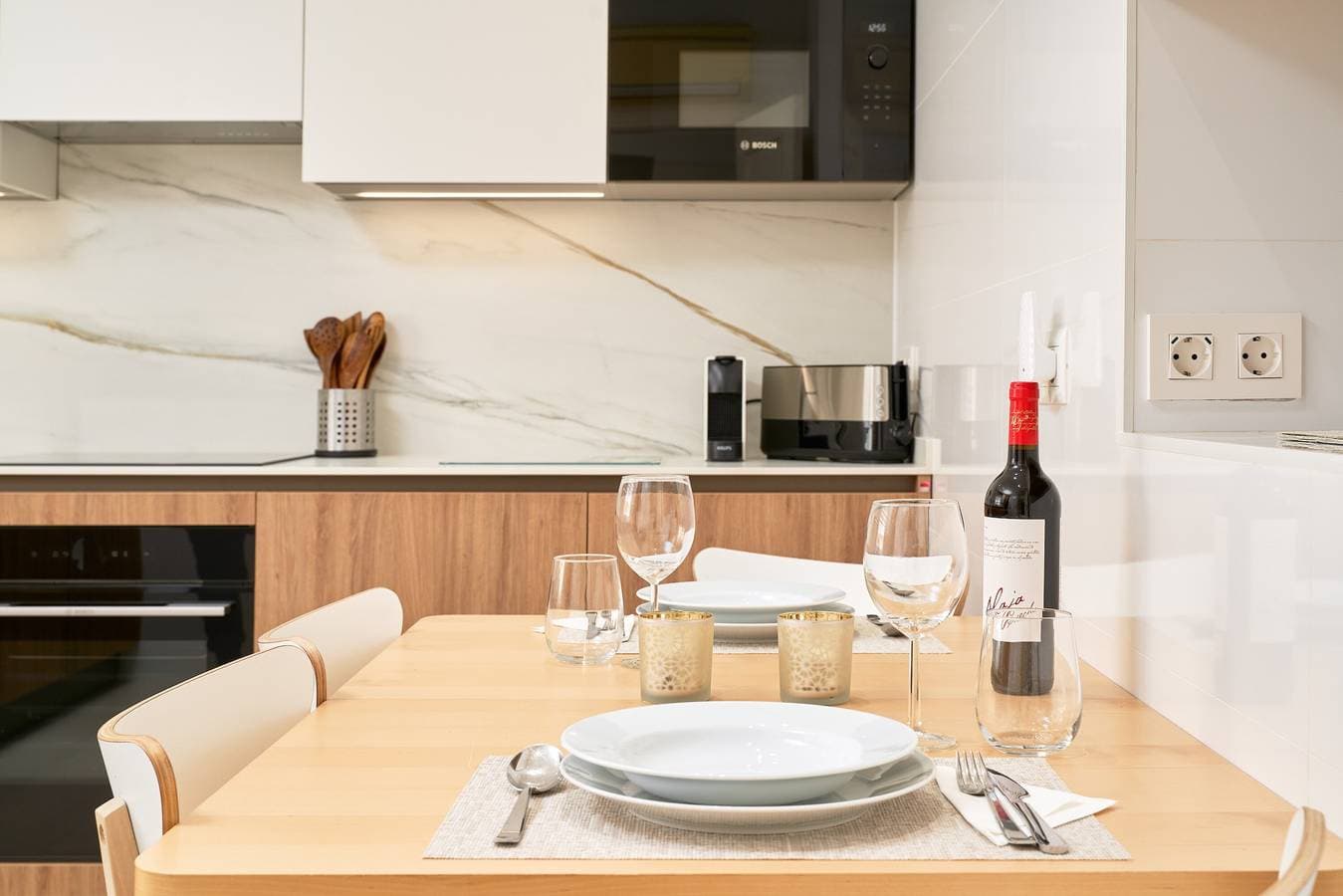 Foto 11 von 42: Frisch renovierte Luxusvilla mit Panoramablick, privatem Pool & fußläufig zum Strand