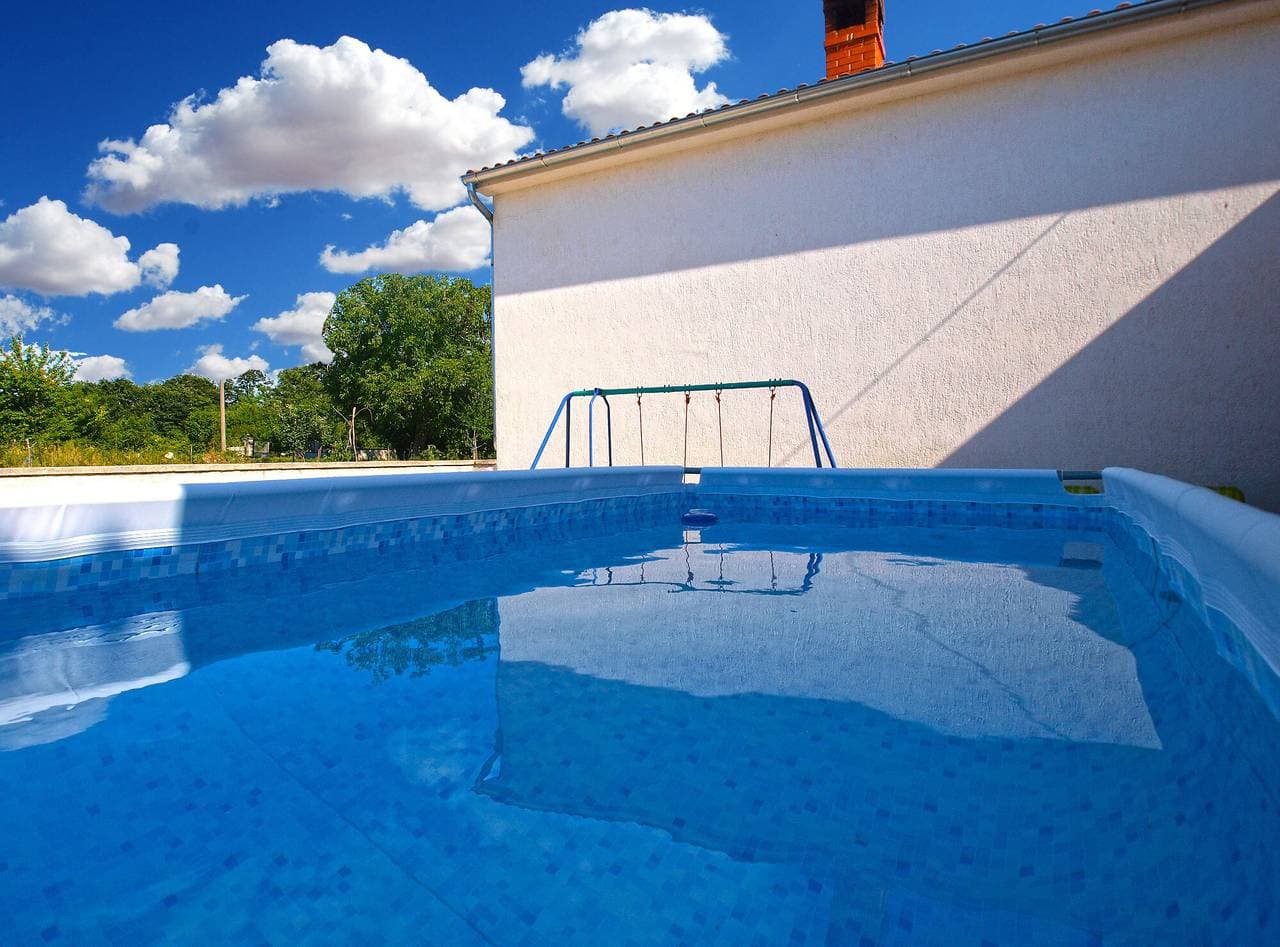 Foto 2 von 27: Ferienhaus für 4 Personen mit Pool