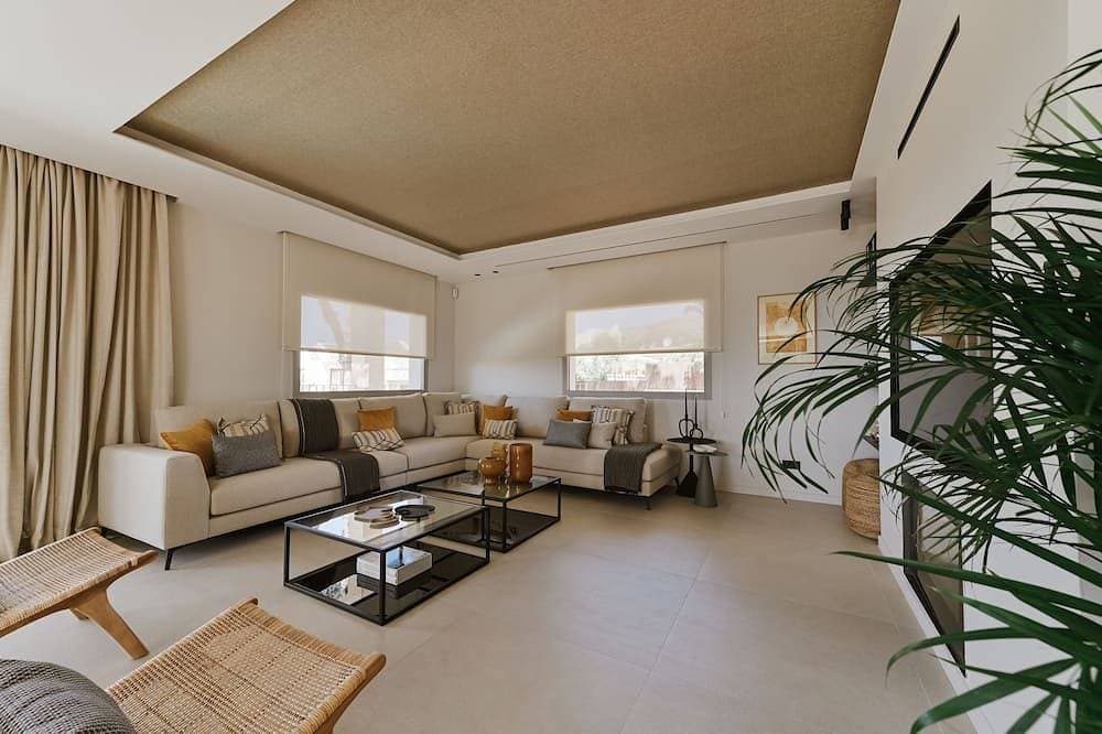 Foto 10 von 30: Luxury Villa. Heated pool. Sea & Mountain views