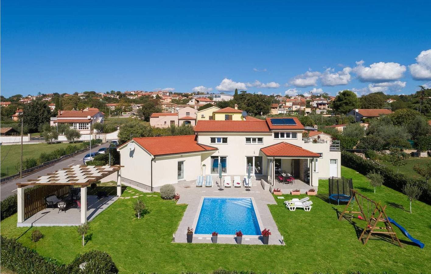 Foto 6 von 36: Charmante 2-Zimmer-Wohnung mit Pool, Terrasse und in der Nähe des Stadtzentrums