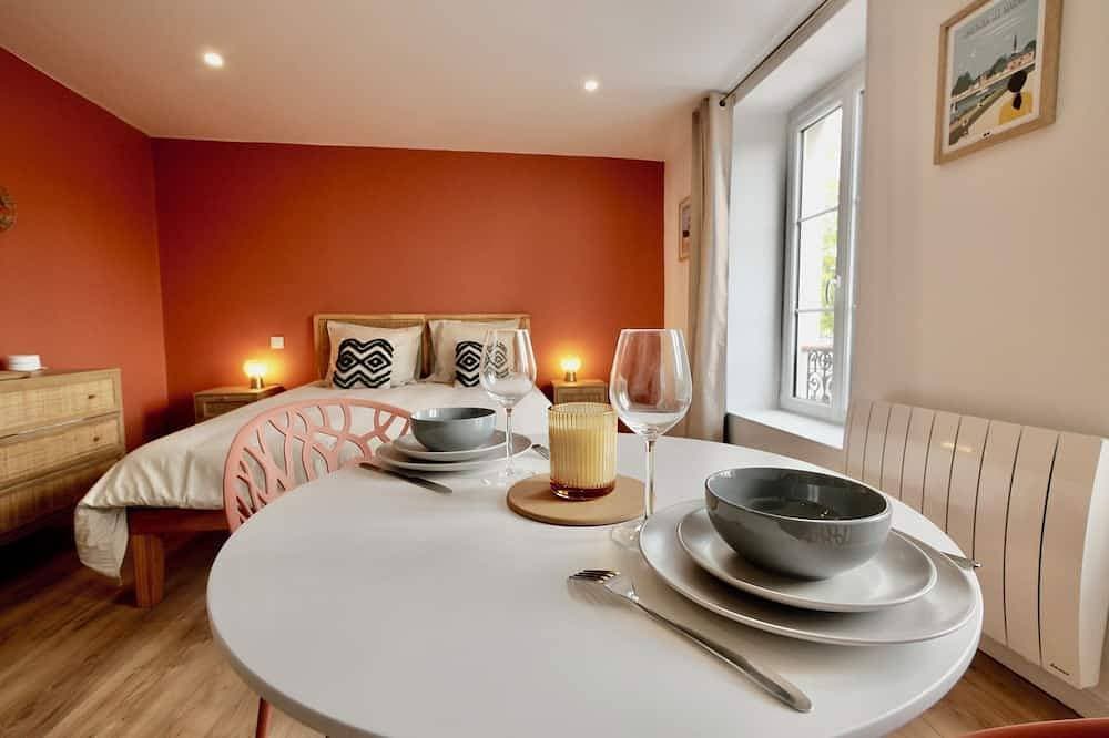 Foto 4 von 18: D-Day Suites carentanlocation.fr: Terra - Downtown / 2-minute walk from the train station