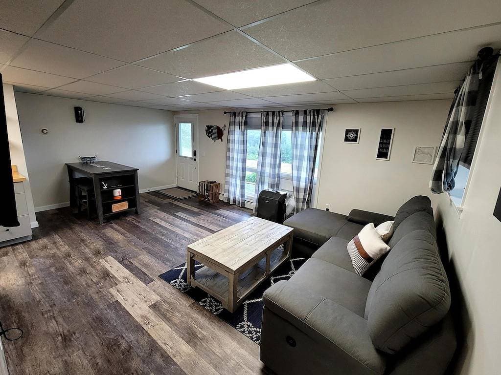 Foto 2 von 18: Perfectly Centered in the Birch Harbor Village!