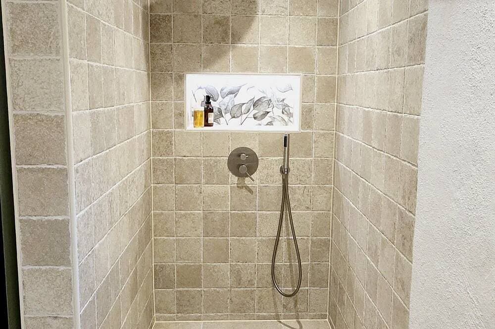 Foto 11 von 30: Cottage-Ensuite mit Dusche-La Bugade