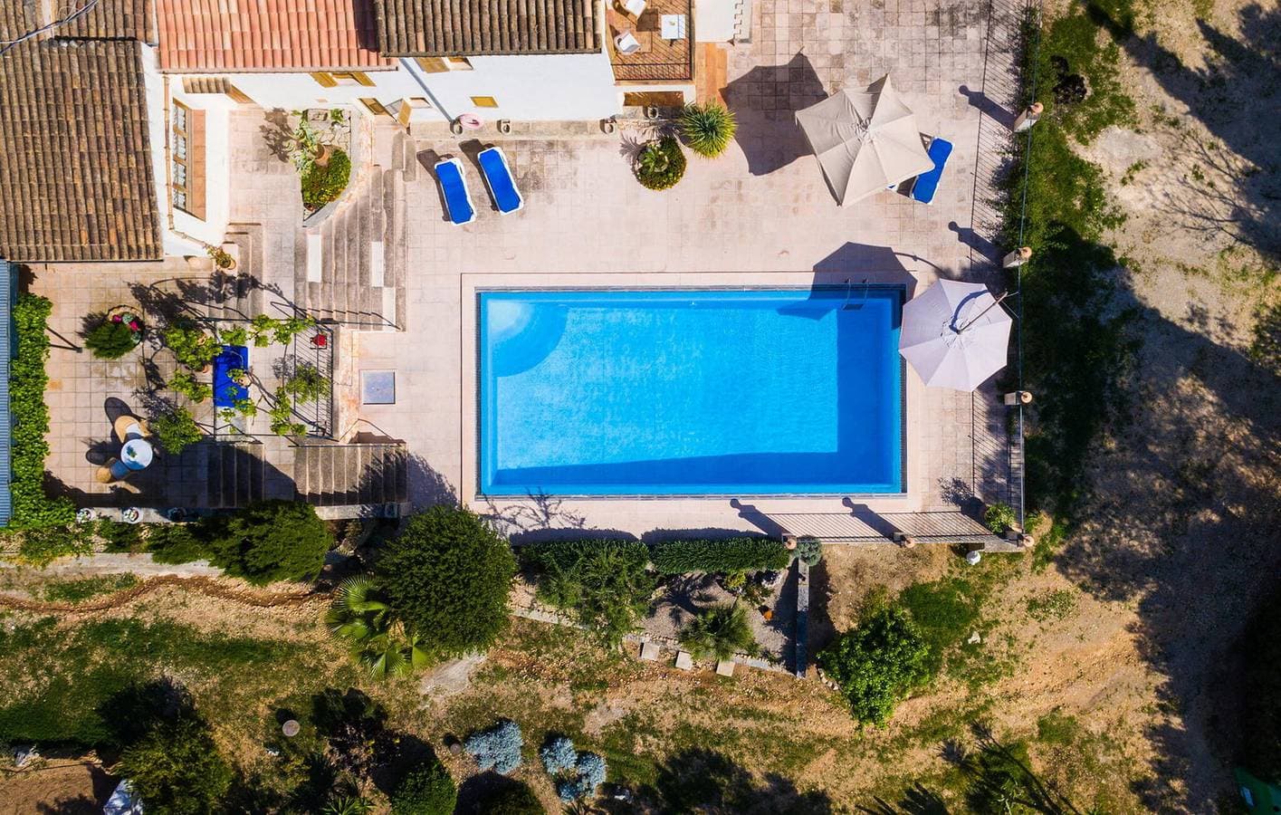 Foto 11 von 32: Modernes Apartment mit Pool, Terrasse und Küche in der Nähe des Eigentümers